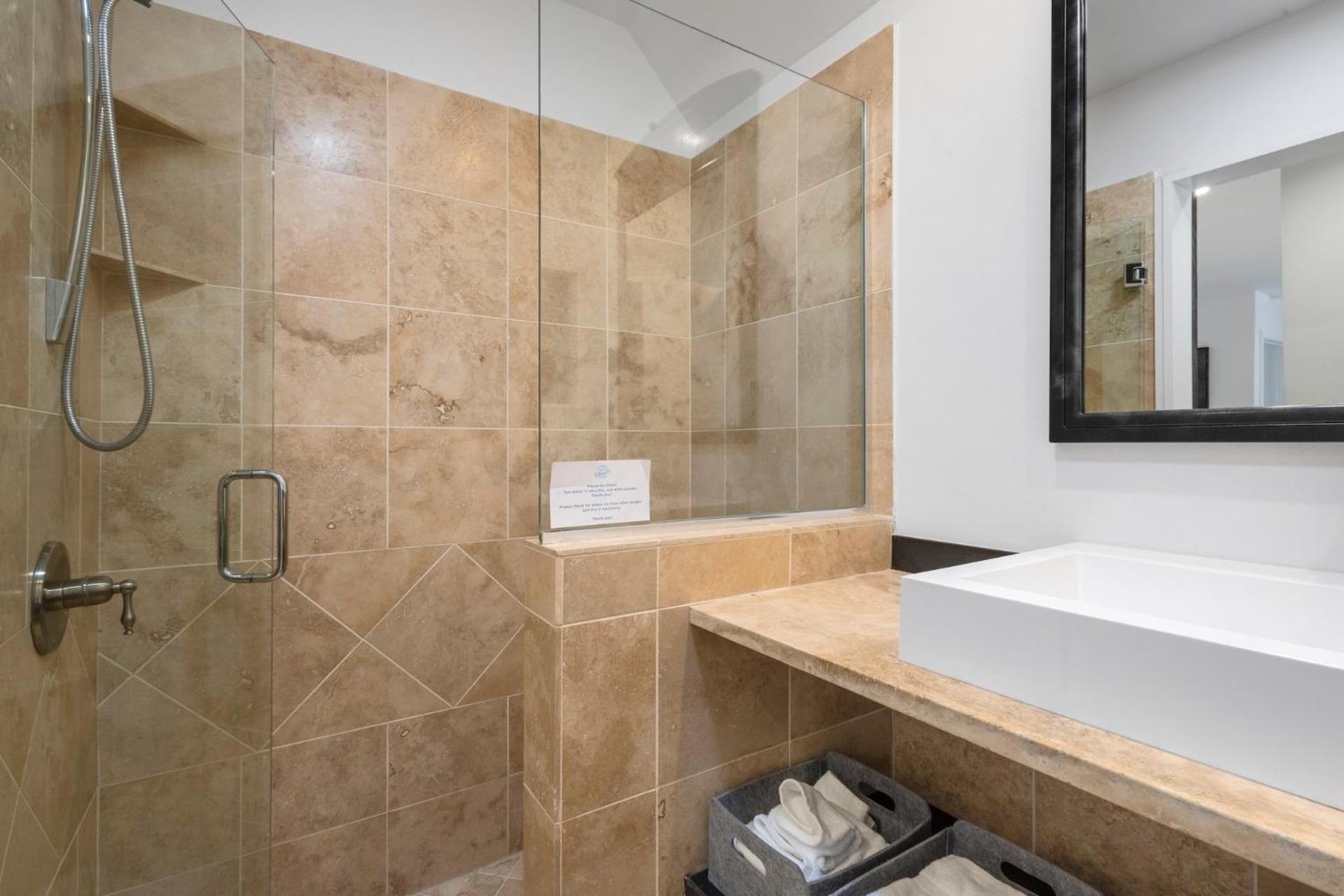 Apartment Sunny Condo, Box Canyon Views, Pool & Hot Tub *