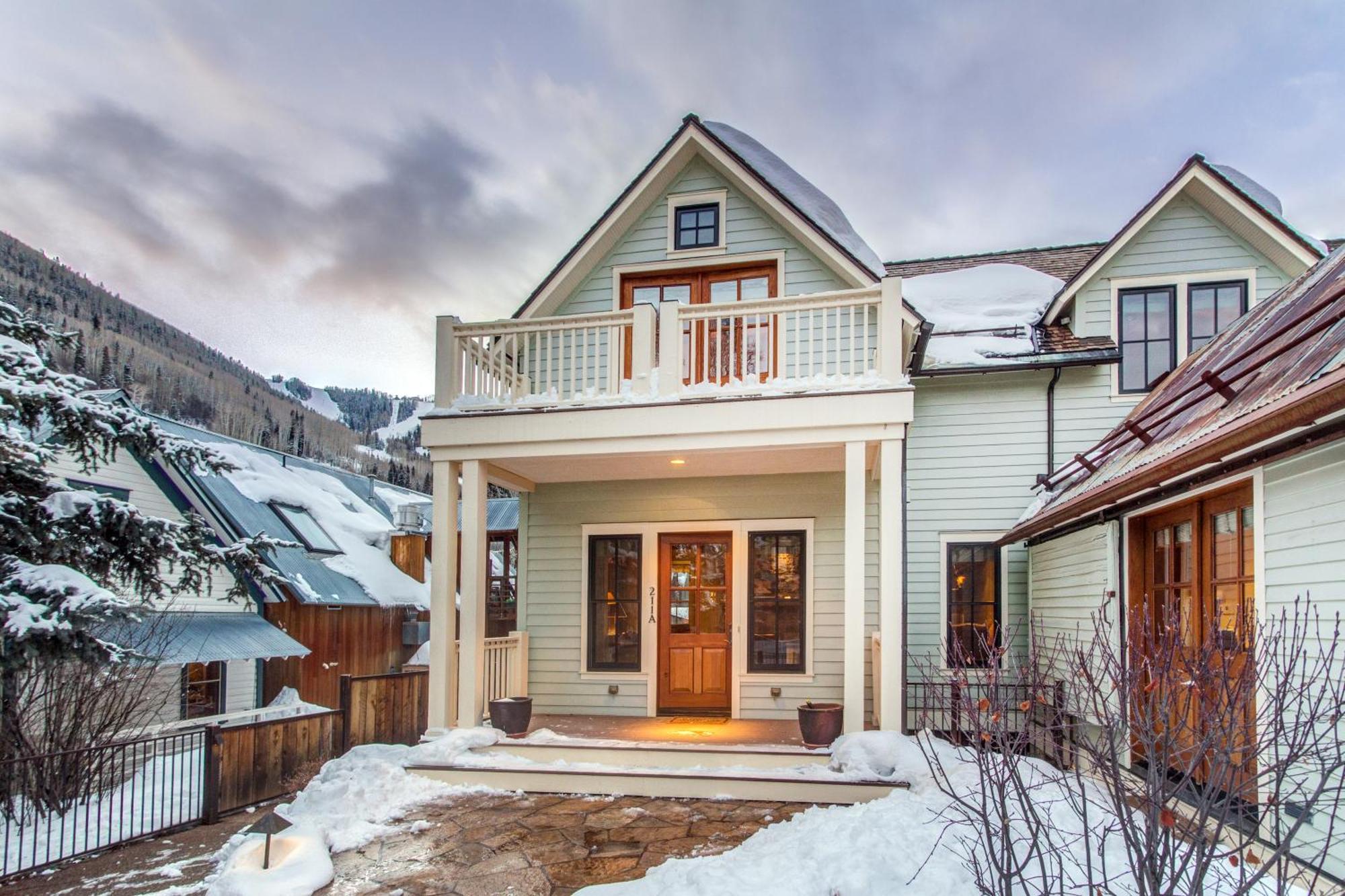 211 A South Oak By Exceptional *