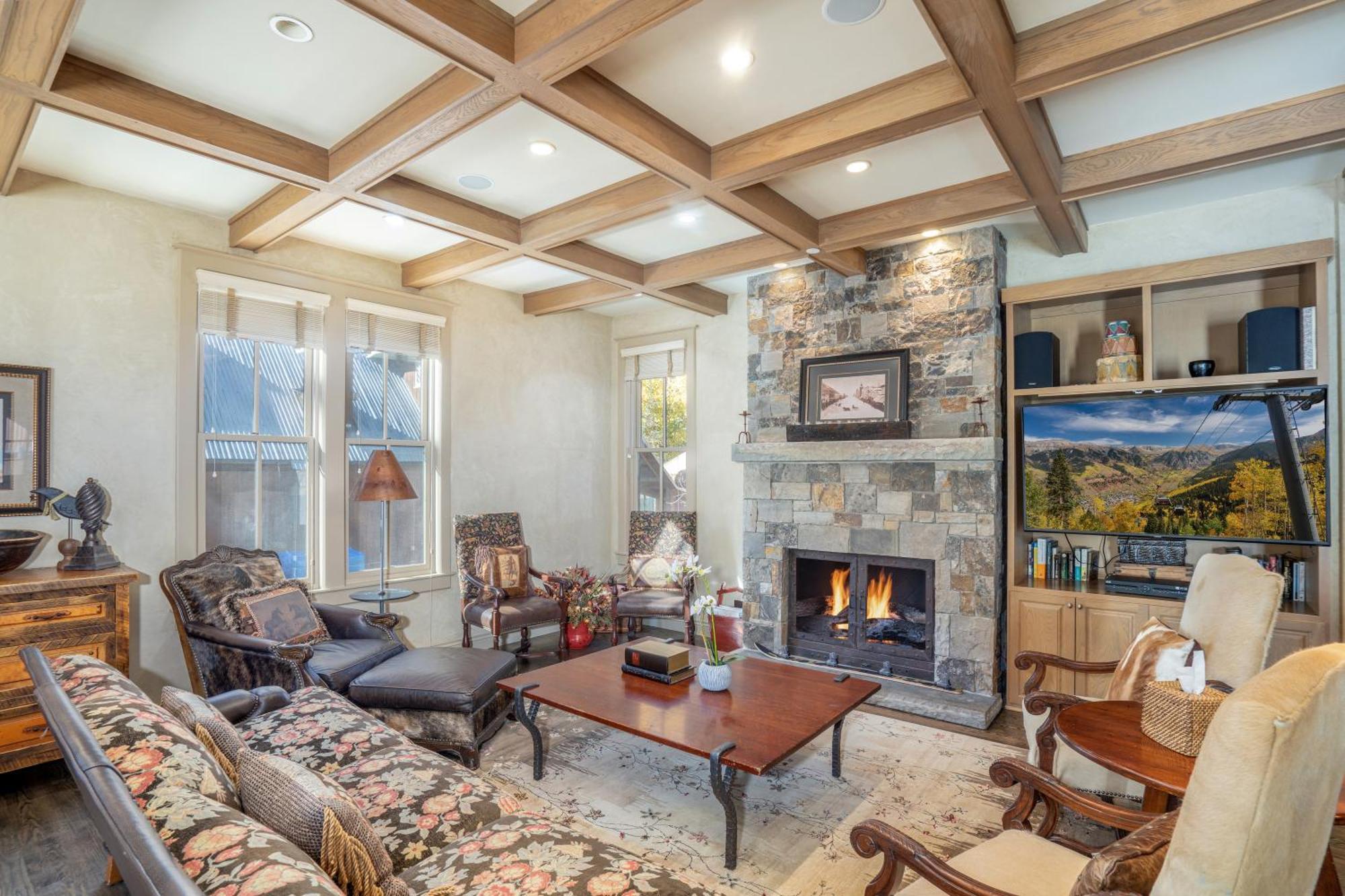 211 A South Oak By Exceptional *