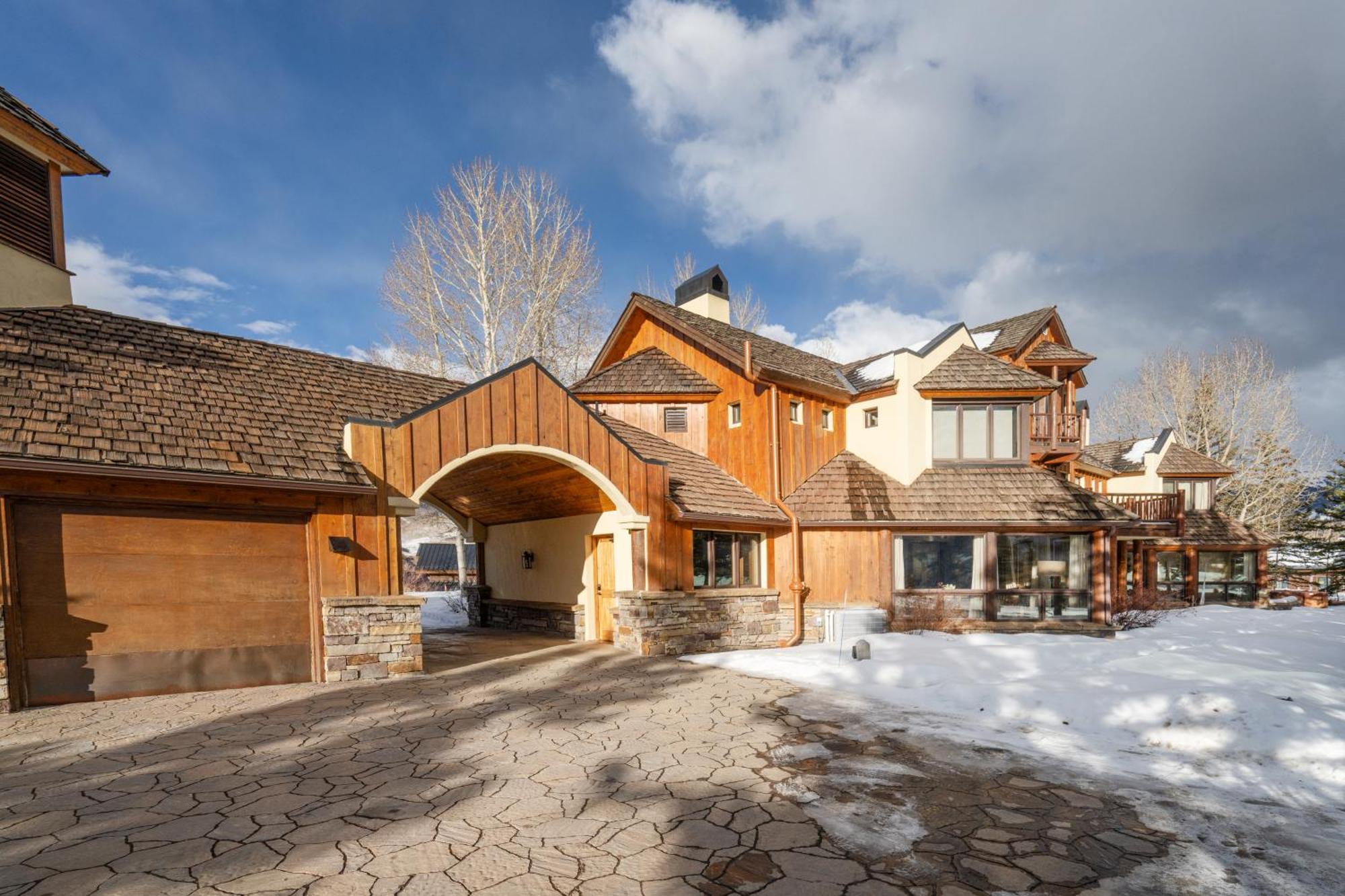 Chalet Satisfaction By Exceptional *