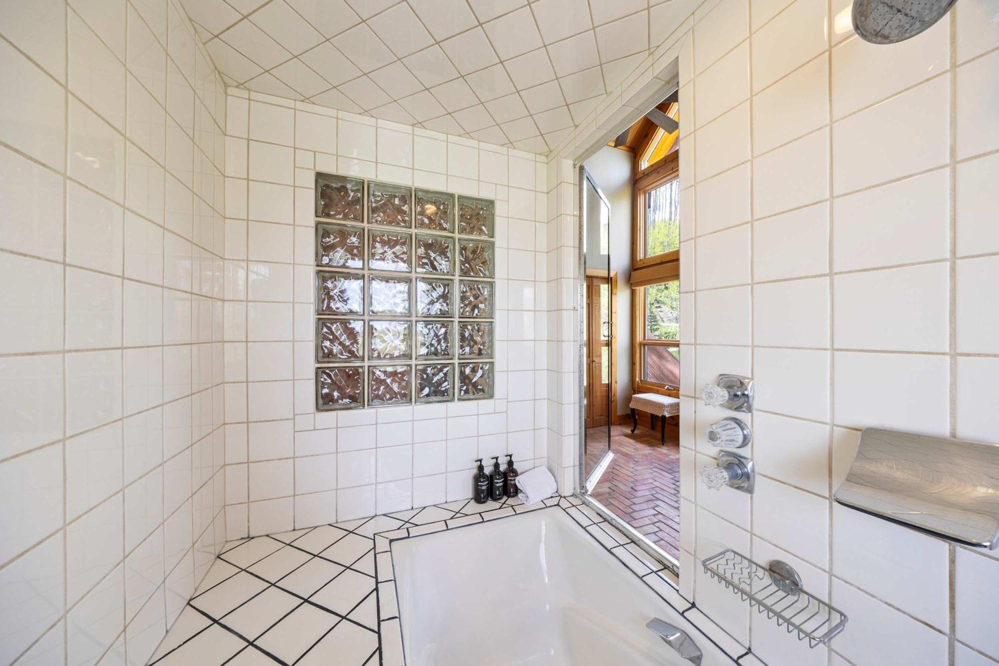 Holiday home Luxury Mountain Retreat With Hot Tub And Views *