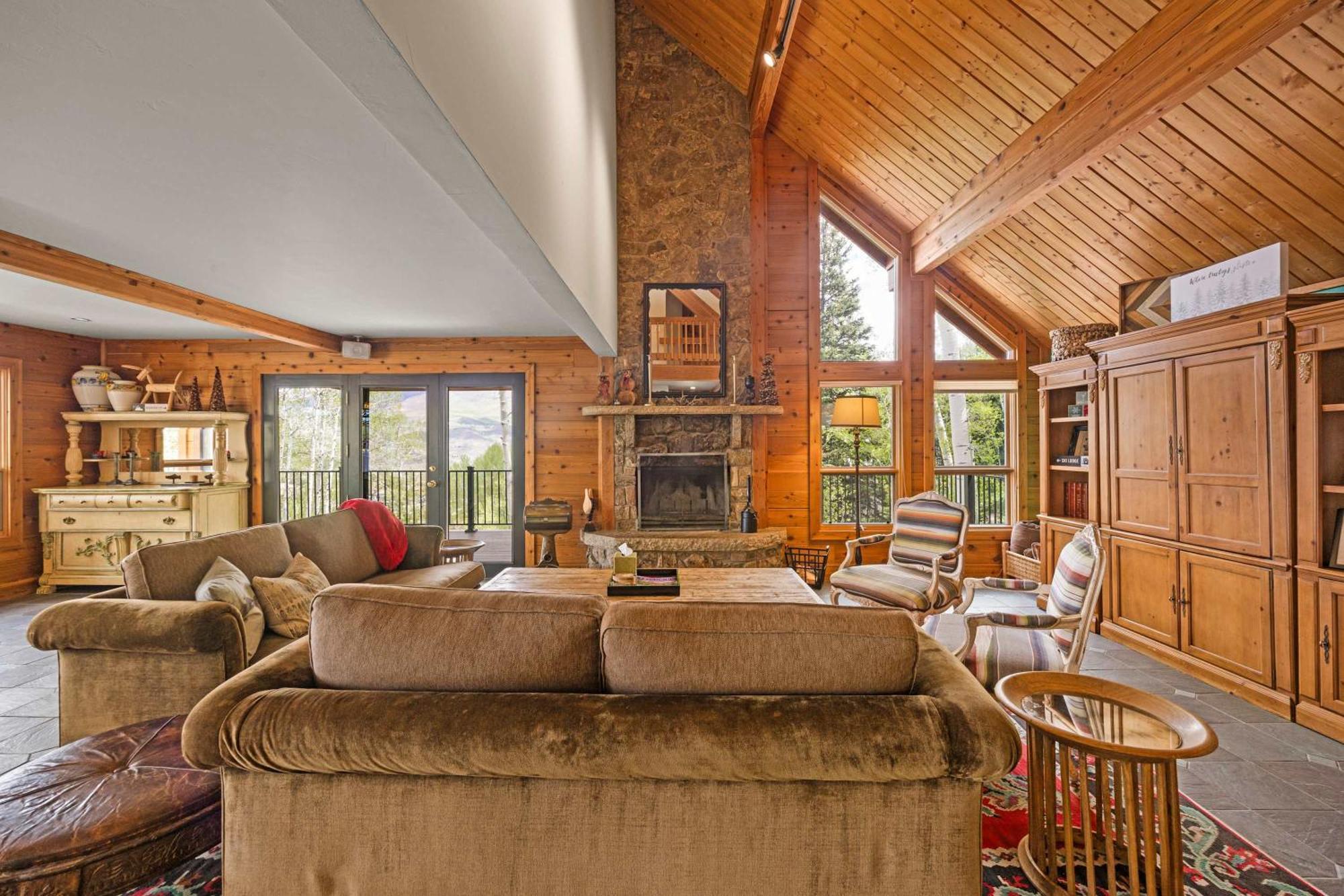 Luxury Mountain Retreat With Hot Tub And Views *