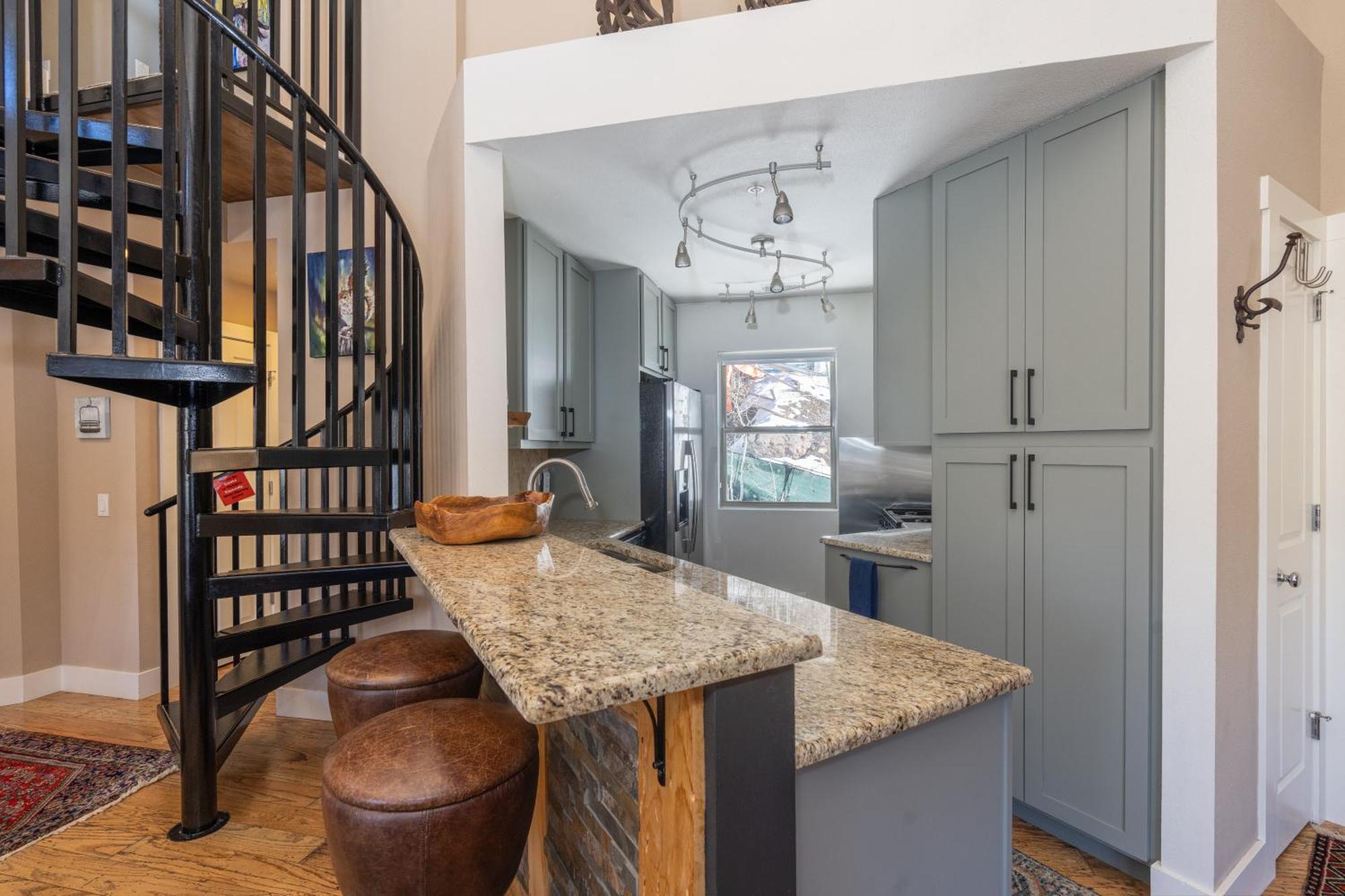 Fabulous Close To Chair Lifts 1 And 10 In Meadows Area Telluride