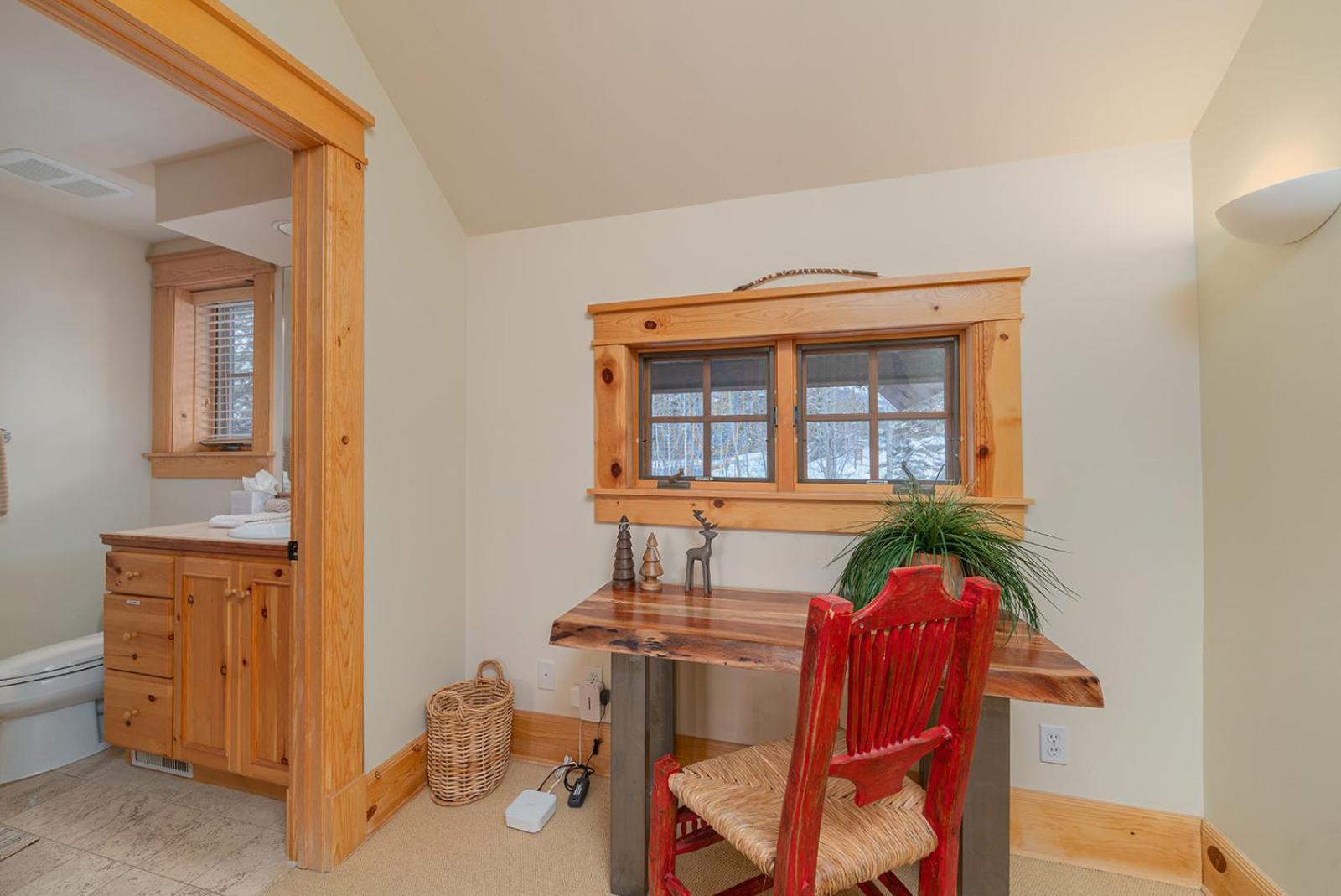 Villa Double Eagle B2 Picturesque Mountain - 3 Bedroom 3 Ba, Sleeps 8 Telluride