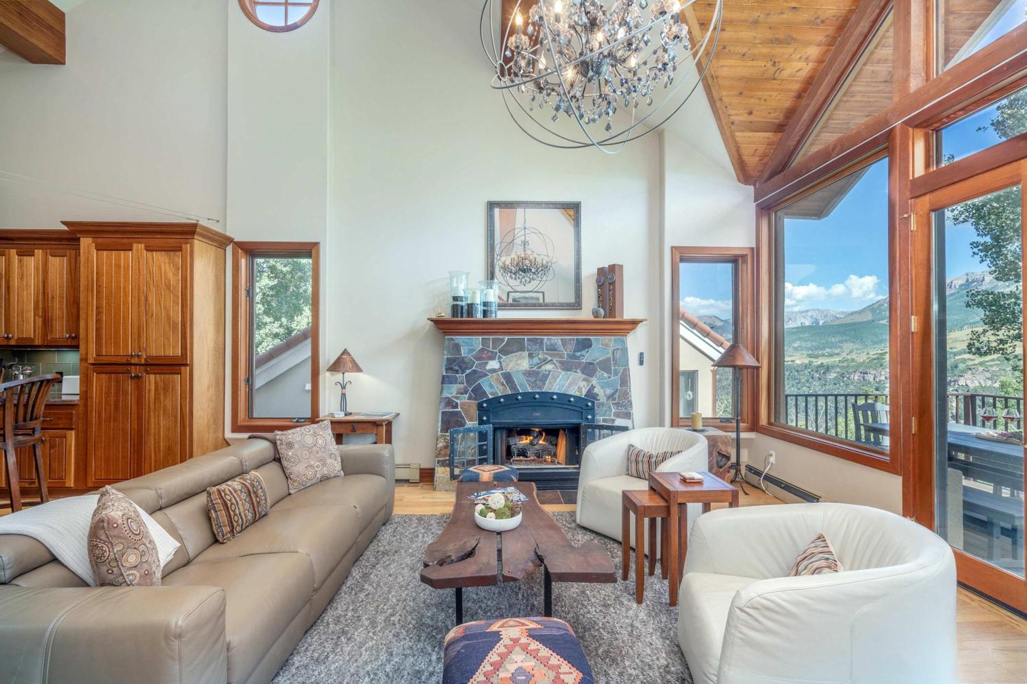 Holiday home Crystal Ridge Retreat Hot Tub Walk To Lifts *