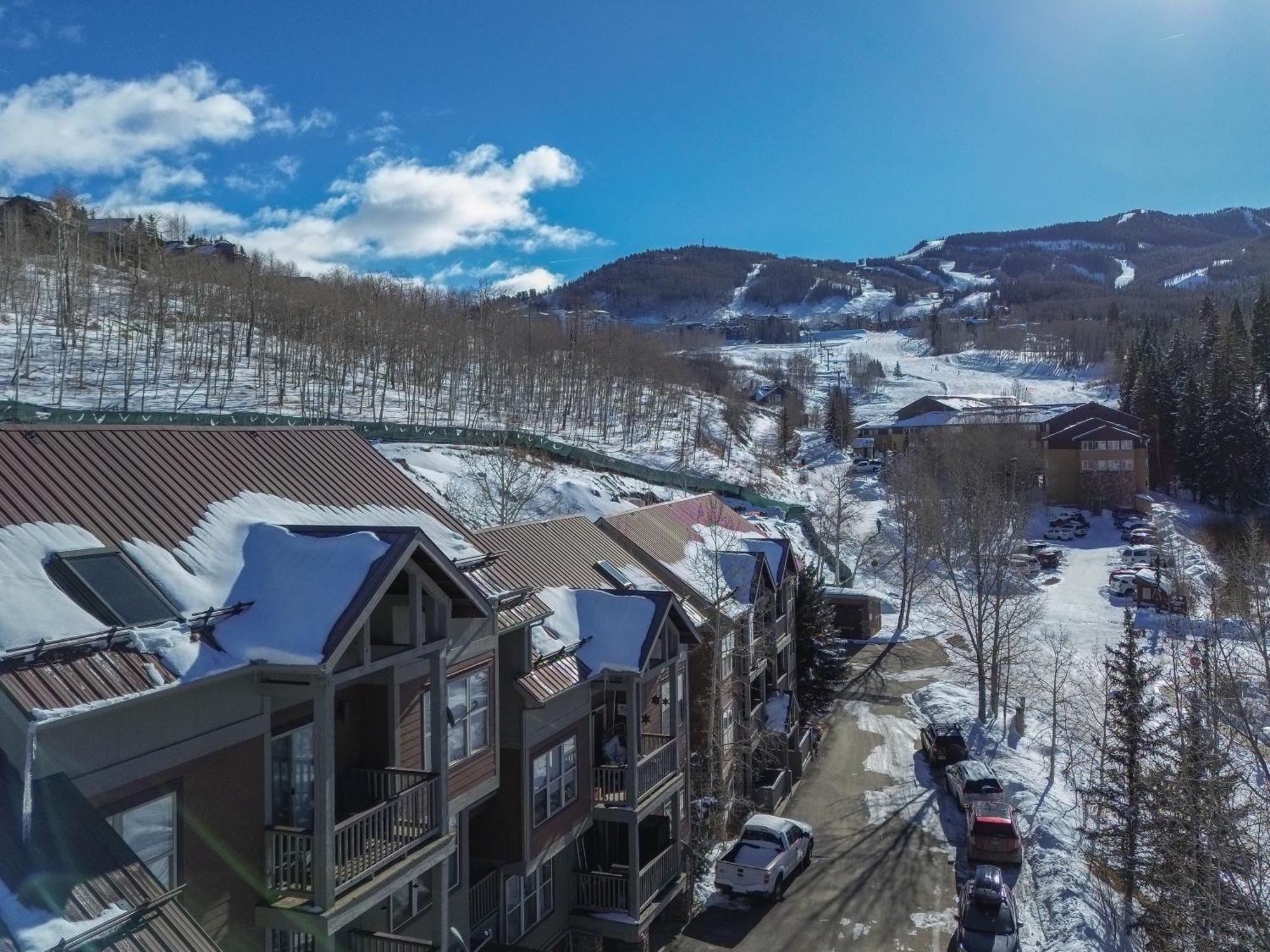 Fabulous Close To Chair Lifts 1 And 10 In Meadows Area