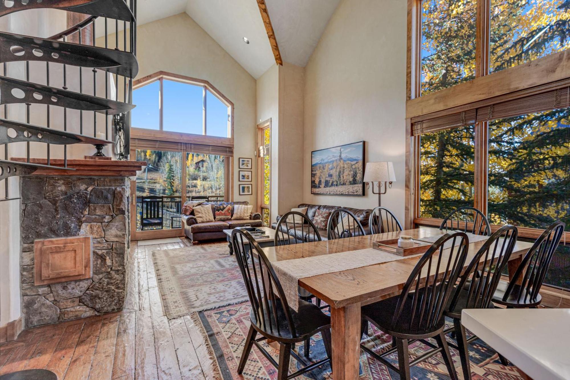 Terraces 1202 - Terraces Pathway *