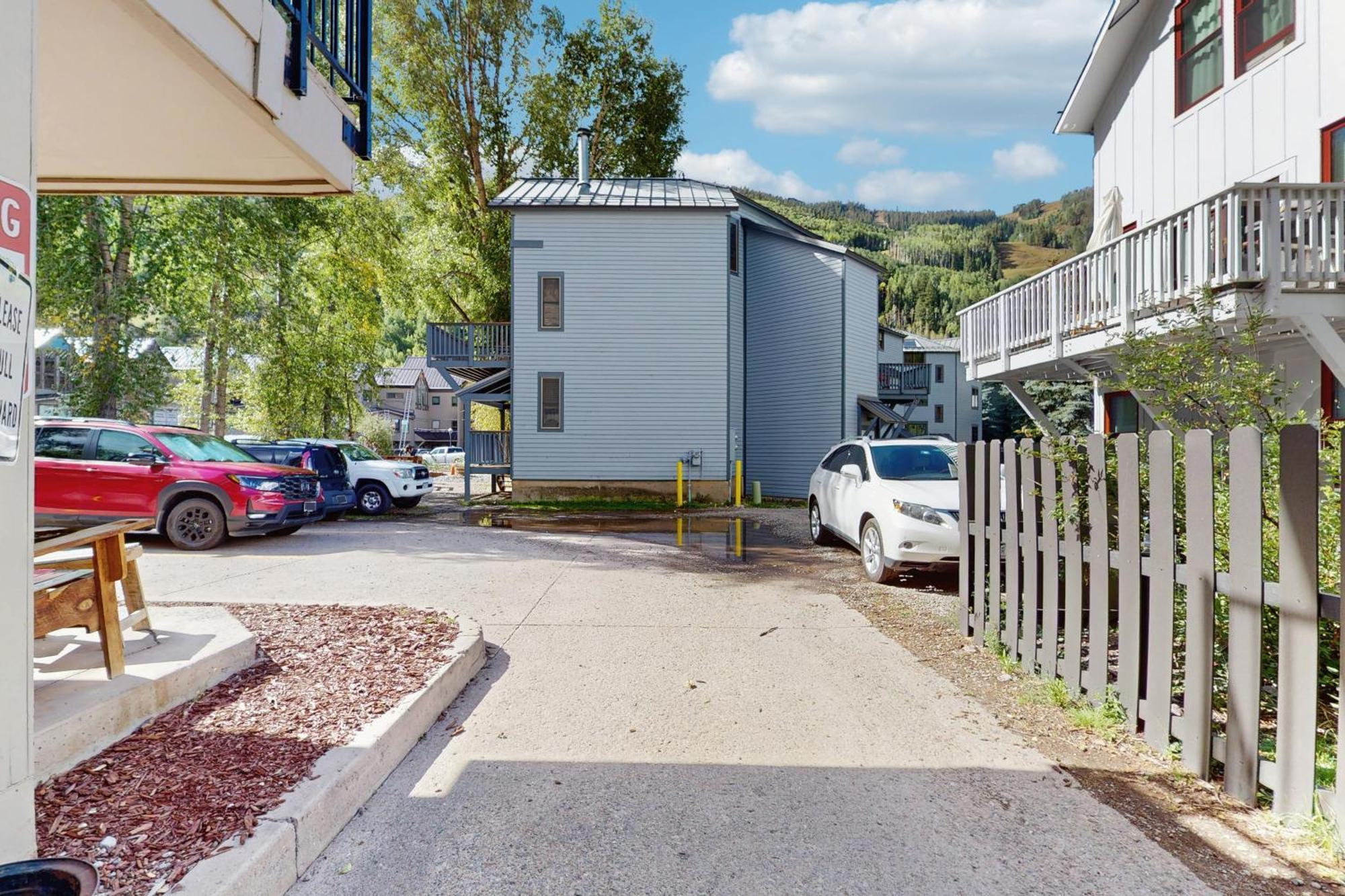 Town Jewel Apartment *