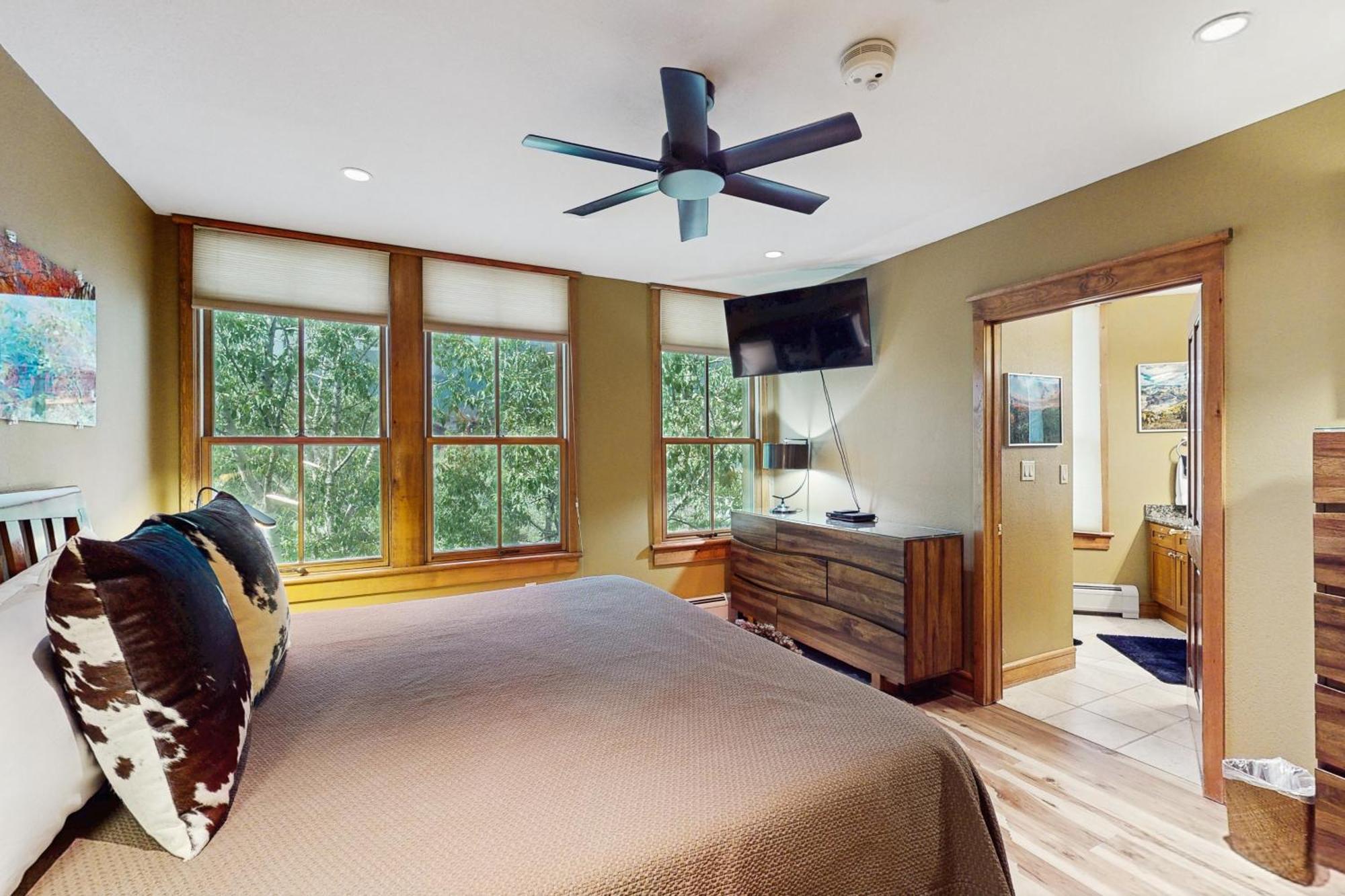 Palmyra 4a - Panoramic Peaks *