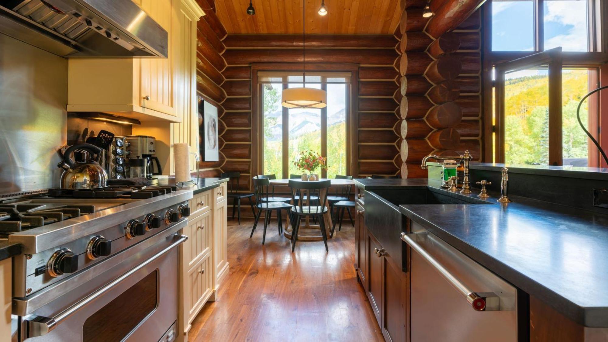 Townhome On The Creek 135 By Avantstay In Out W Hot Tub *