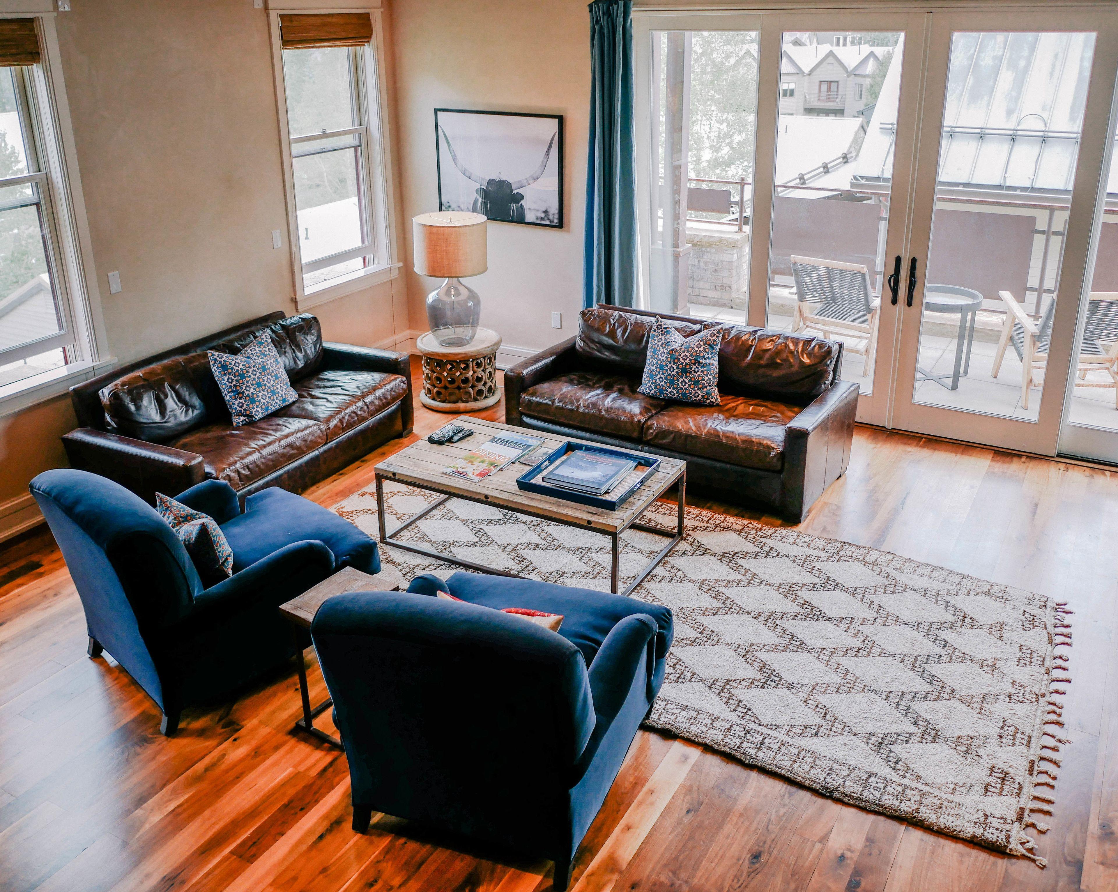 Element 52, Collection