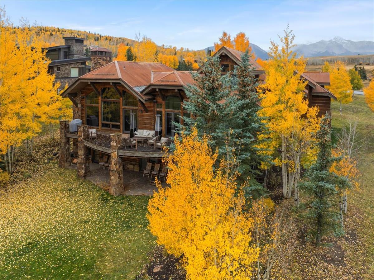 Luxury Retreat Hot Tub And Mountain View Holiday home *