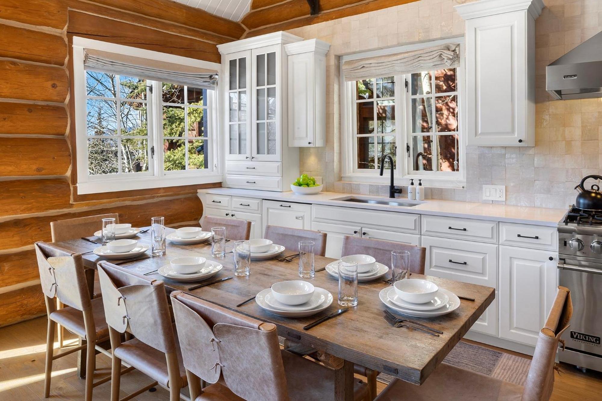 New! Chic European Style Cabin, Short Walk To * Telluride