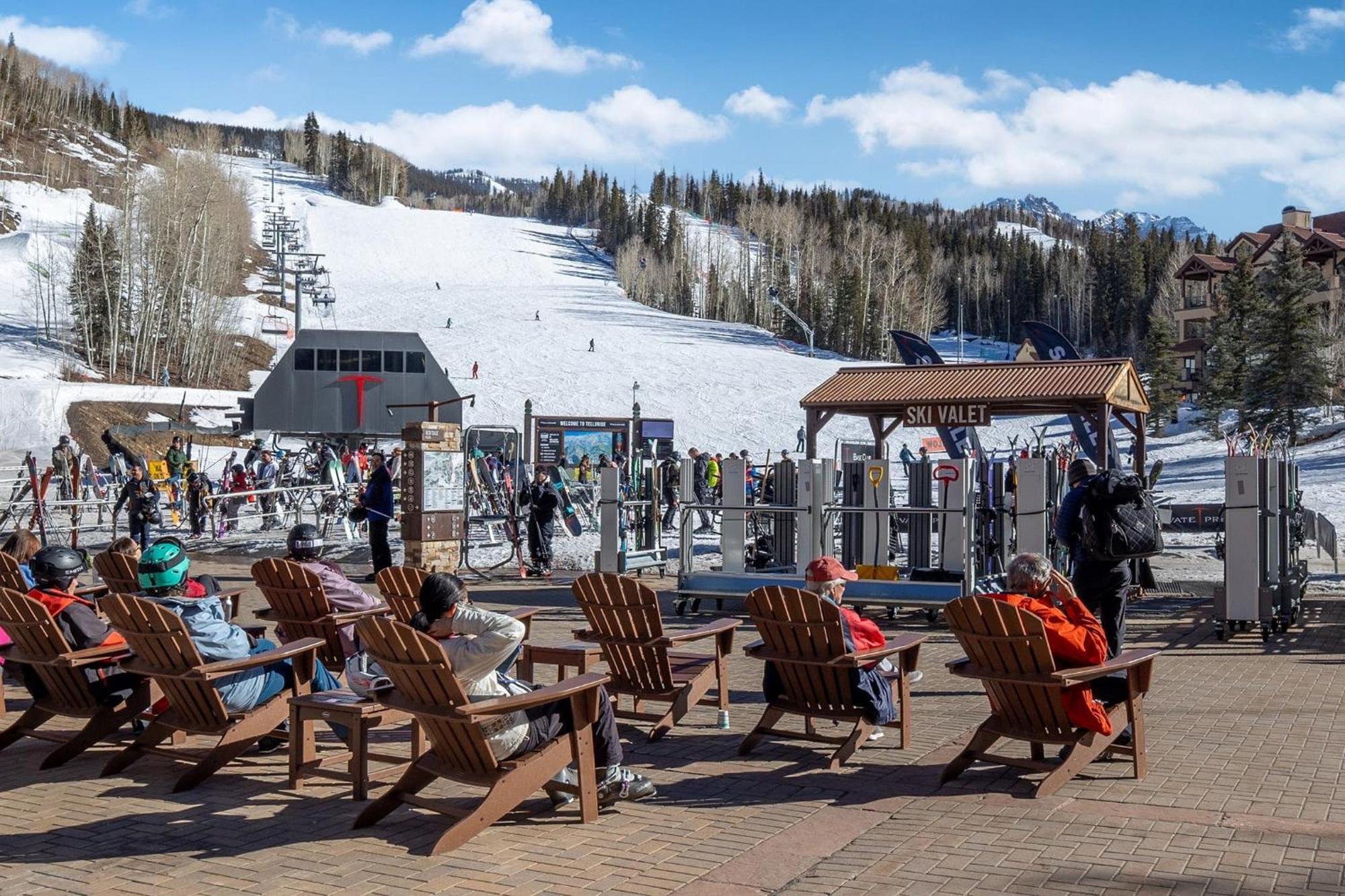 Holiday home New! Chic European Style Cabin, Short Walk To Telluride