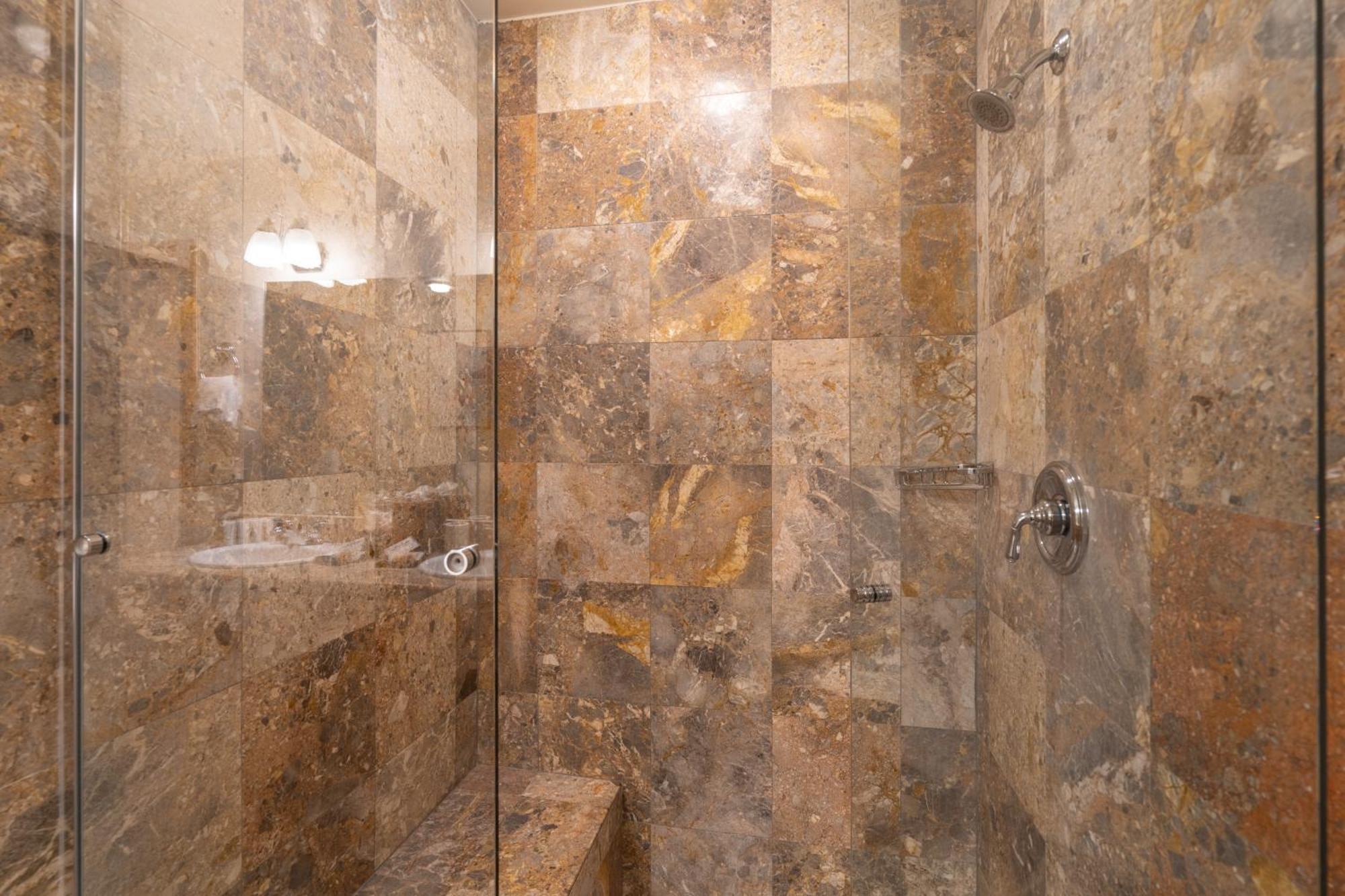 Hotel Bear Creek 111b *