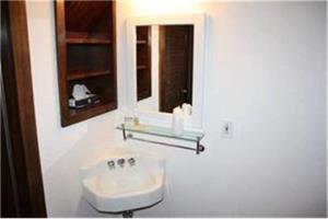 Manitou 11 By Alpine Lodge