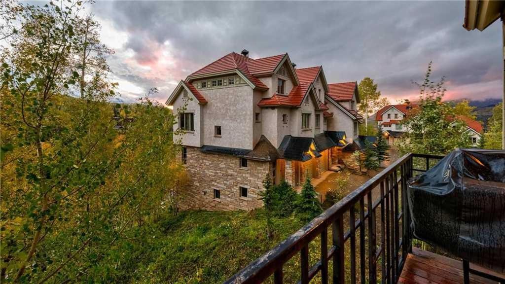 Aspen Ridge 7 *