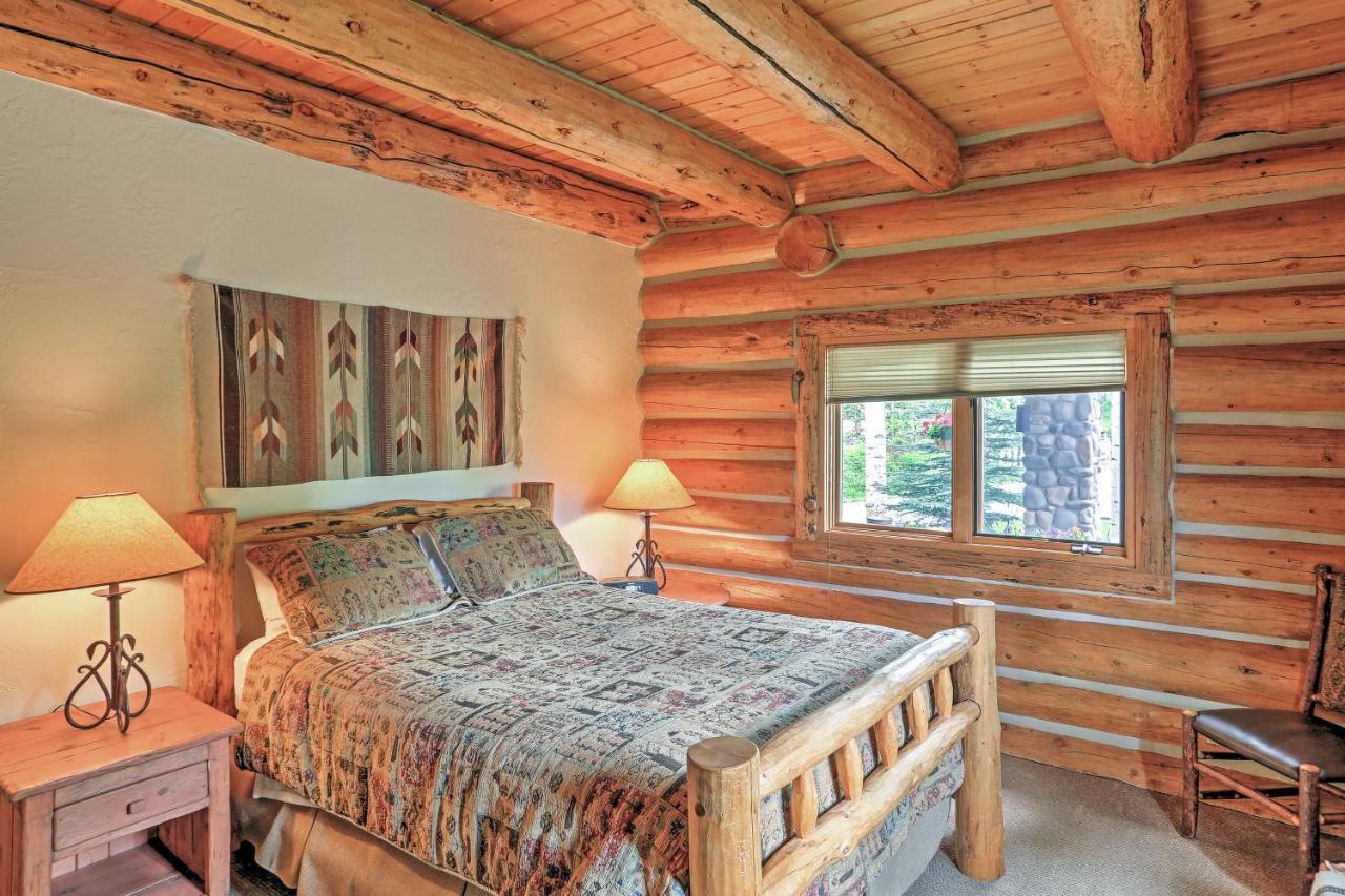 Holiday home Ski-inandski-out With Deck And Hot Tub! *