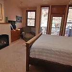 Camel's Garden Hotel 3*