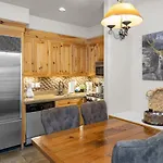 2Br Mountain Lodge Luxury Skiin Out Best Amenities