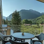 Deluxe Unit With Unbeatable Deck Views Holiday home Telluride