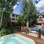 Spacious Condo In Telluride-Beautiful West Views!