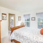 Cozy Two Bedroom In The Middle Of It All!