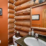 Bear - Modern Log At Easy Ski-in-out Location Villa *