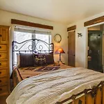 Double Diamond Ski-In/Ski-Out Chalet