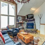 Double Diamond Ski-In/Ski-Out Chalet