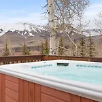 Russell Home By Avantstay Expansive Deck Stunning Views Hot Tub