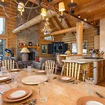 Snowdrift Cabin By Avantstay