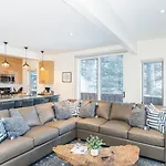 Manitou Riverhouse 115 By Avantstay