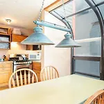 312 By Avantstay