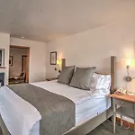 Camel's Garden Hotel