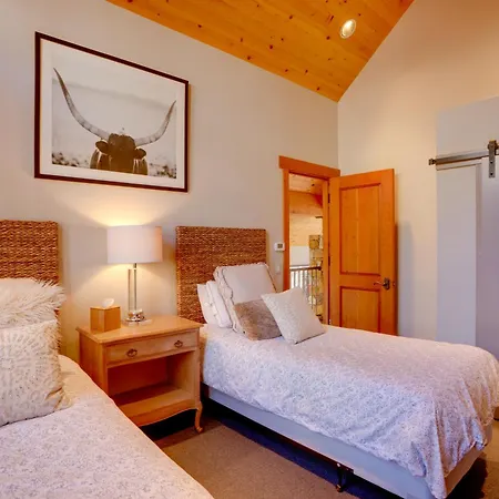 Mountain With Gym, Hot Tub And Views! *