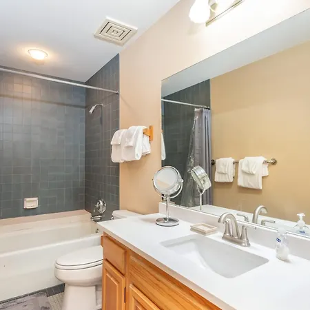 Cimarron 35 By Avantstay Ski-inski-out In Complex W Two Hot Tubs Telluride
