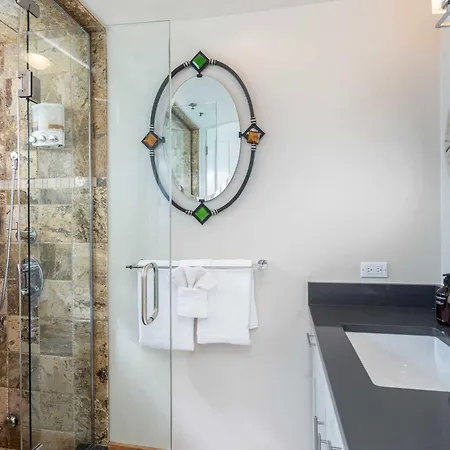 Holiday home Pet-friendly Penthouse With Shared Hot Tub *