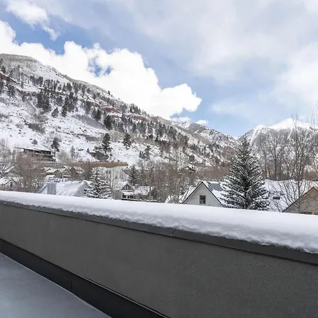 Pet-friendly Penthouse With Shared Hot Tub Holiday home