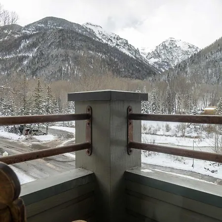 Pet-friendly Penthouse With Shared Hot Tub *