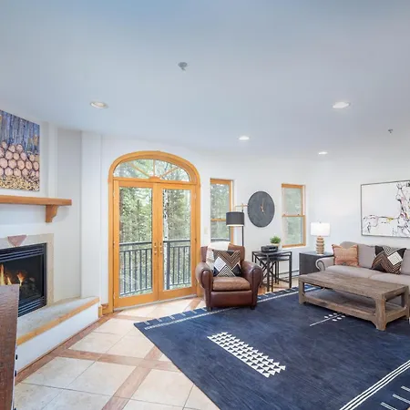 Bear Creek 210 Apartment