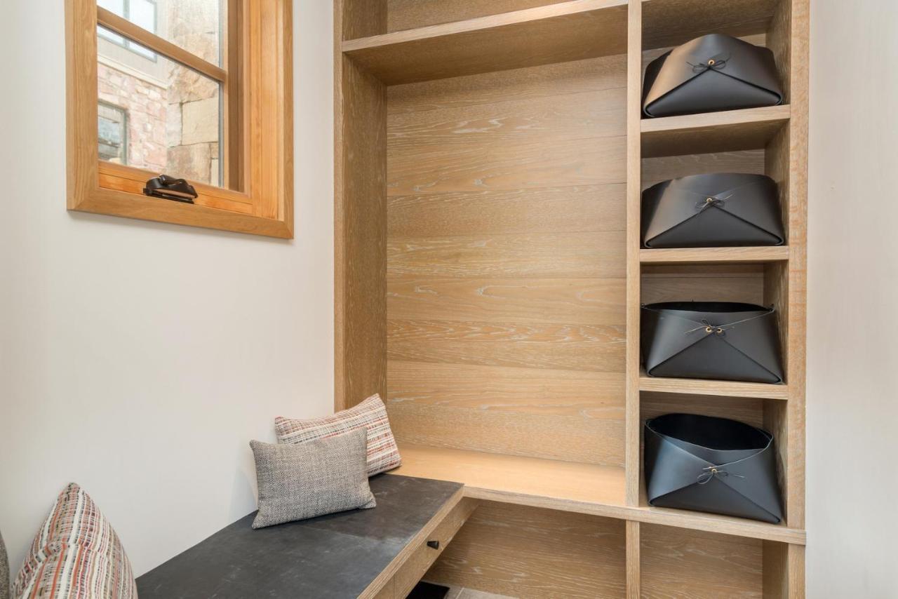 Holiday home Luxury Townhome On Depot, 3 Mins Walk To Main St Gondola, Heated Garage, Private Roof Hot Tub, Townhouse