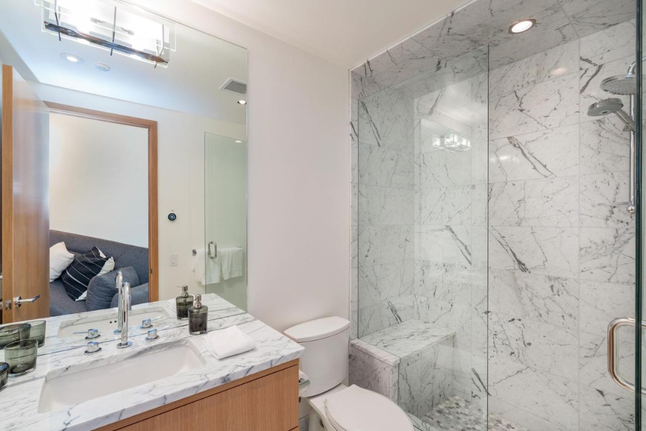 Luxury Townhome On Depot, 3 Mins Walk To Main St Gondola, Heated Garage, Private Roof Hot Tub, Townhouse Holiday home Telluride