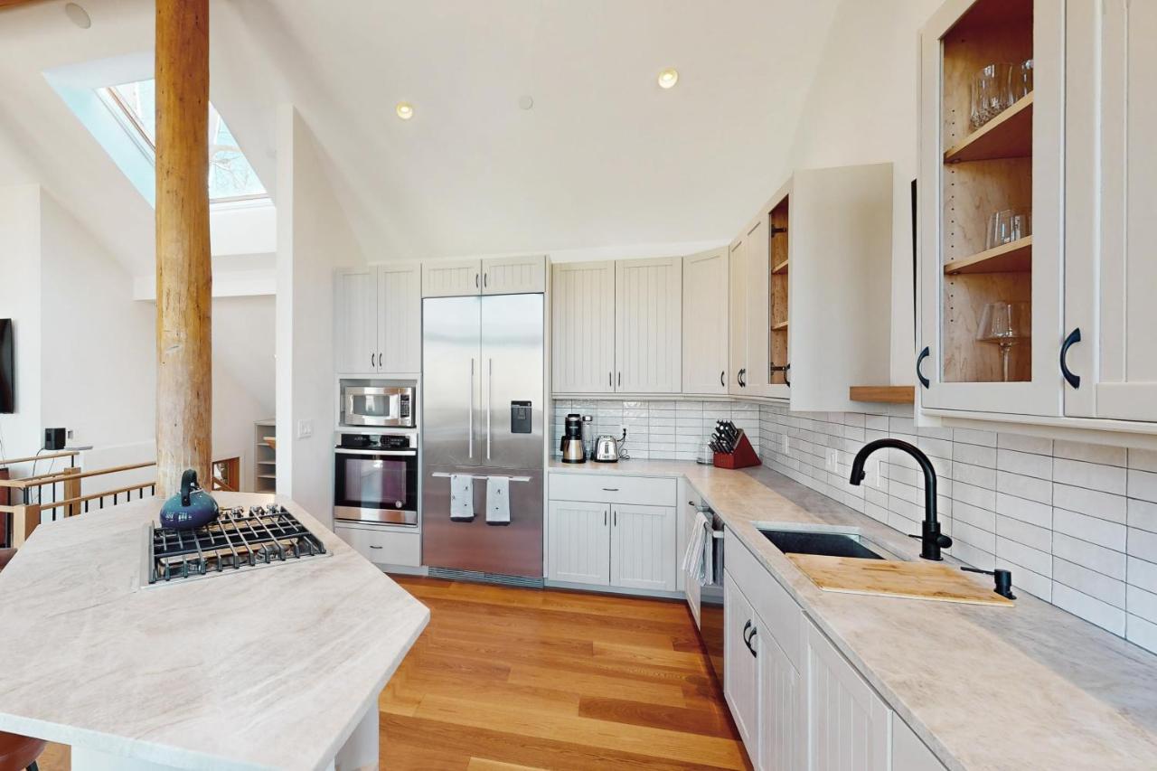 Crystal 10 - Sunny Ridge Holiday home *