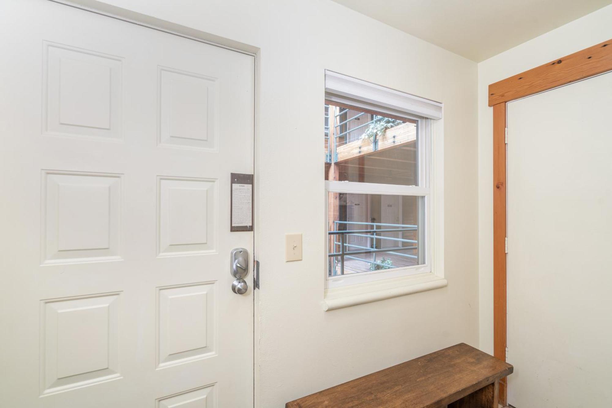 Holiday home Cozy Two Bedroom In The Middle Of It All! *