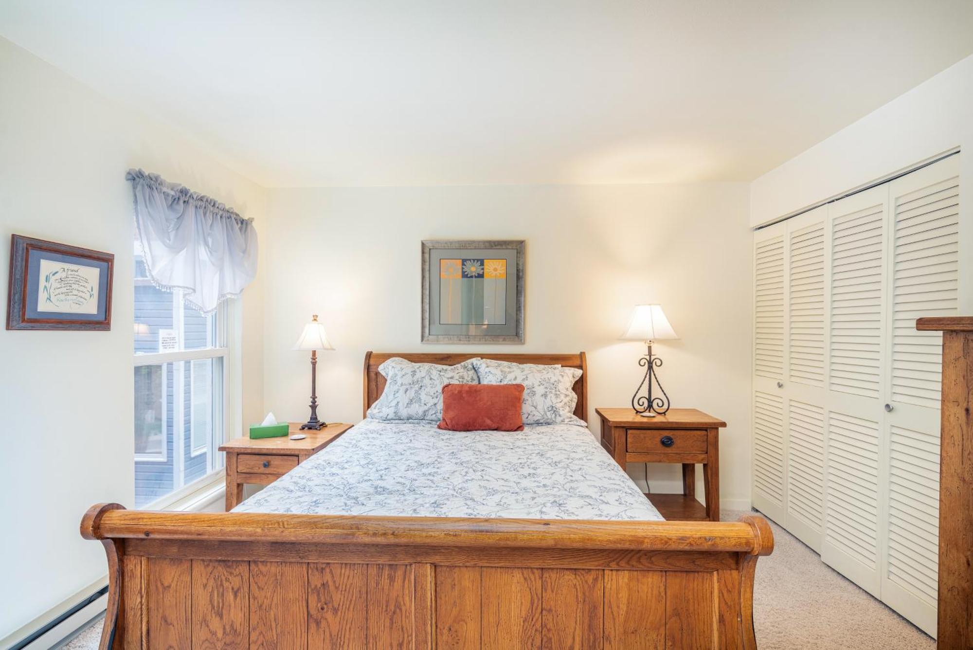 Cozy Two Bedroom In The Middle Of It All! Holiday home