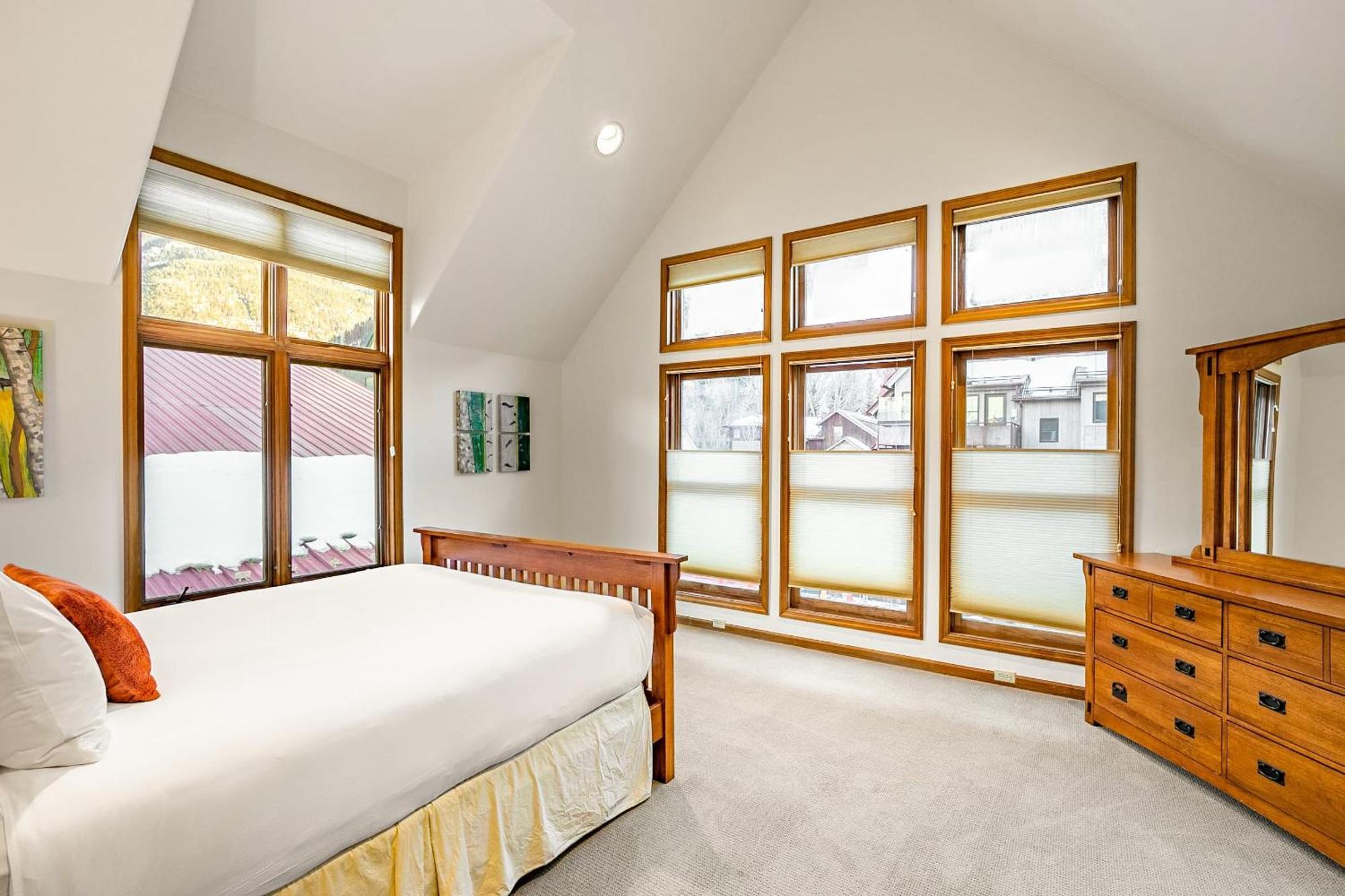 Pacific Street Townhome 514b By Avantstay Cute Townhouse In The Heart Of Apartment *