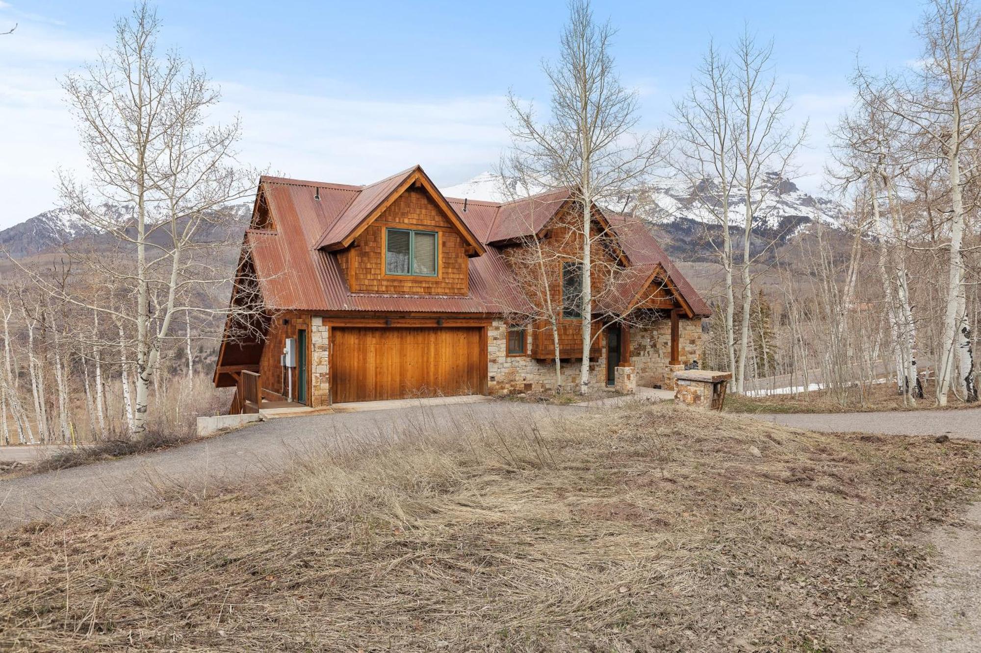 Russell By Avantstay Expansive Deck Stunning Views Hot Tub *